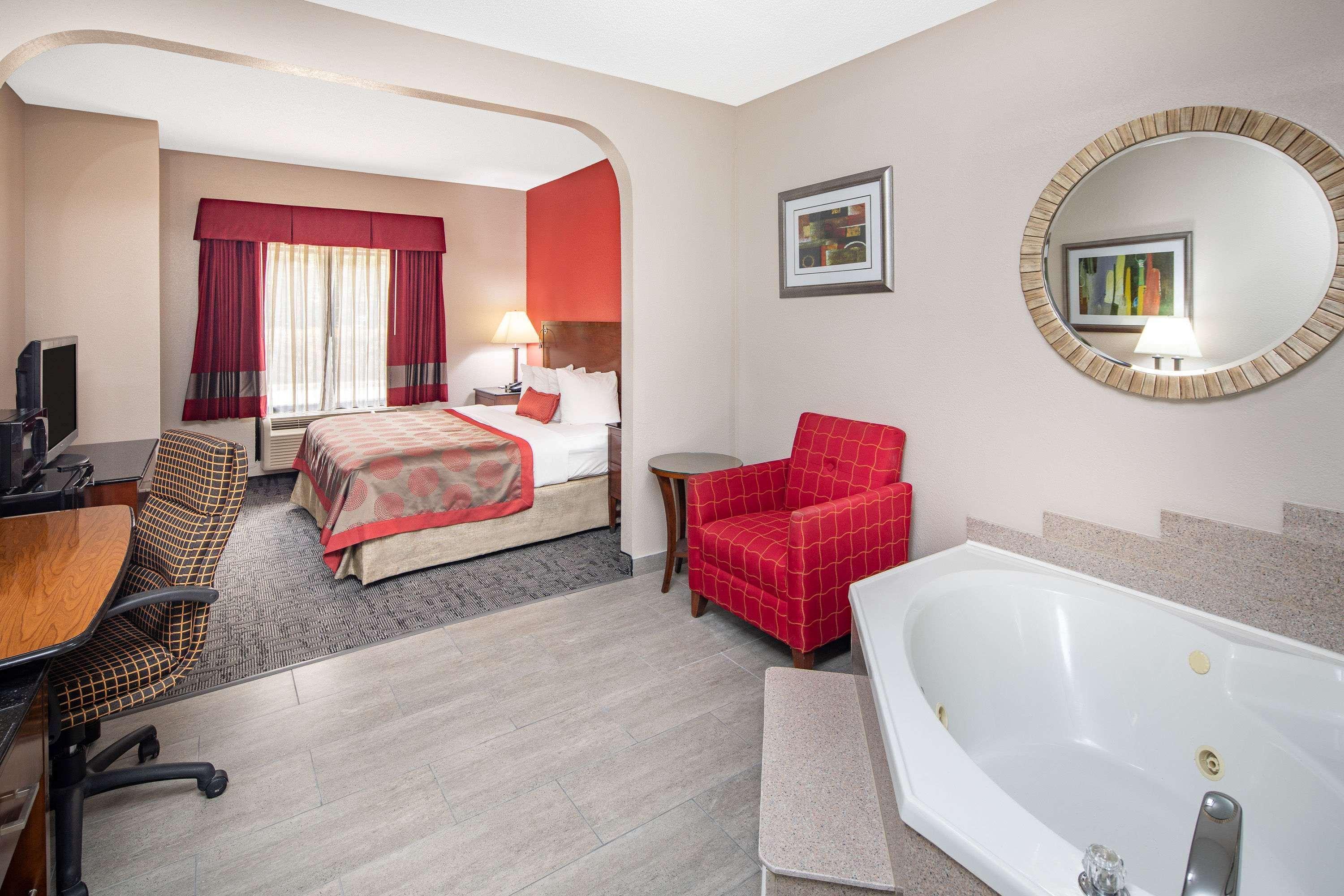 ホテル Ramada By Wyndham Alpharetta Atlanta North エクステリア 写真