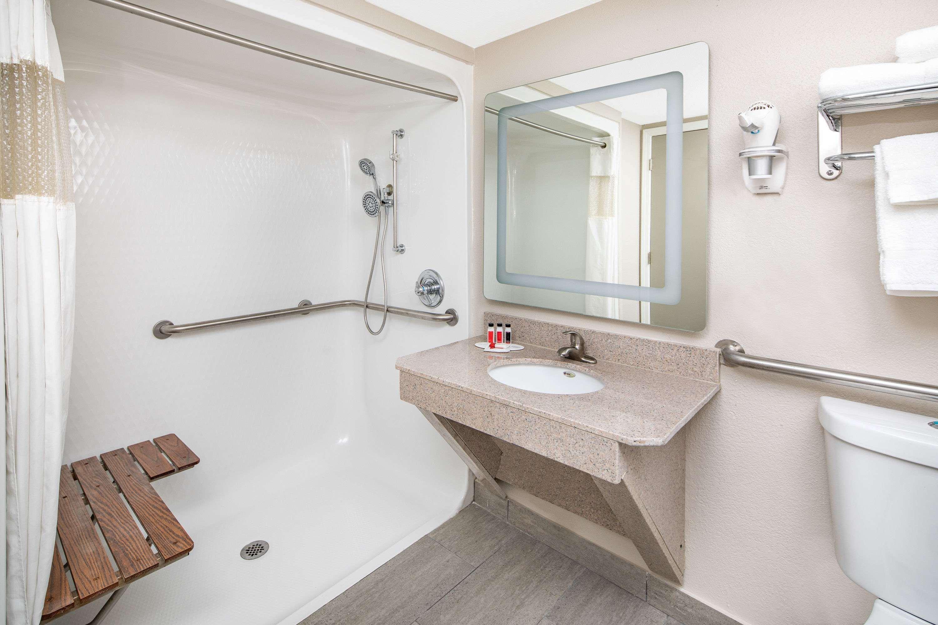ホテル Ramada By Wyndham Alpharetta Atlanta North エクステリア 写真