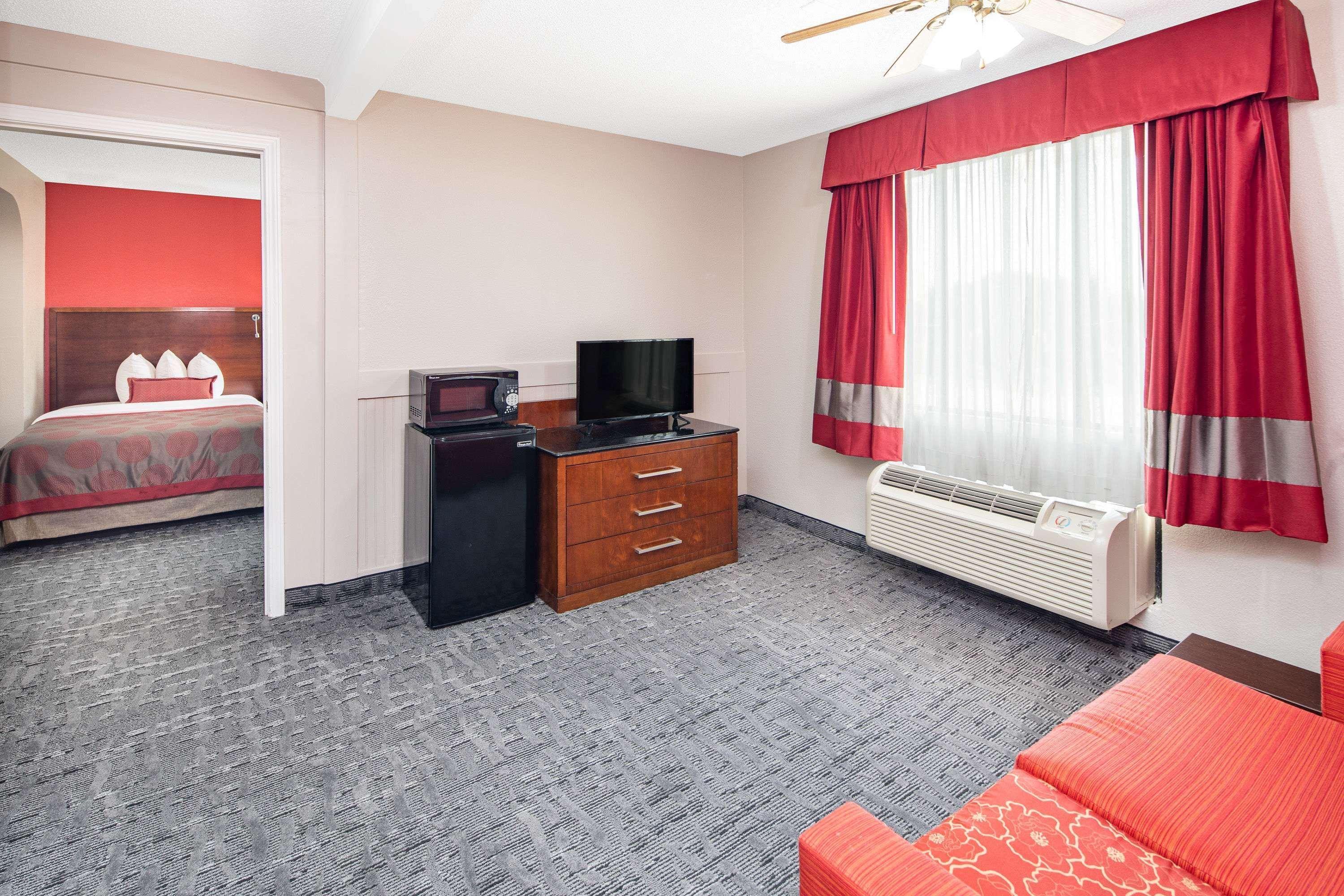 ホテル Ramada By Wyndham Alpharetta Atlanta North エクステリア 写真