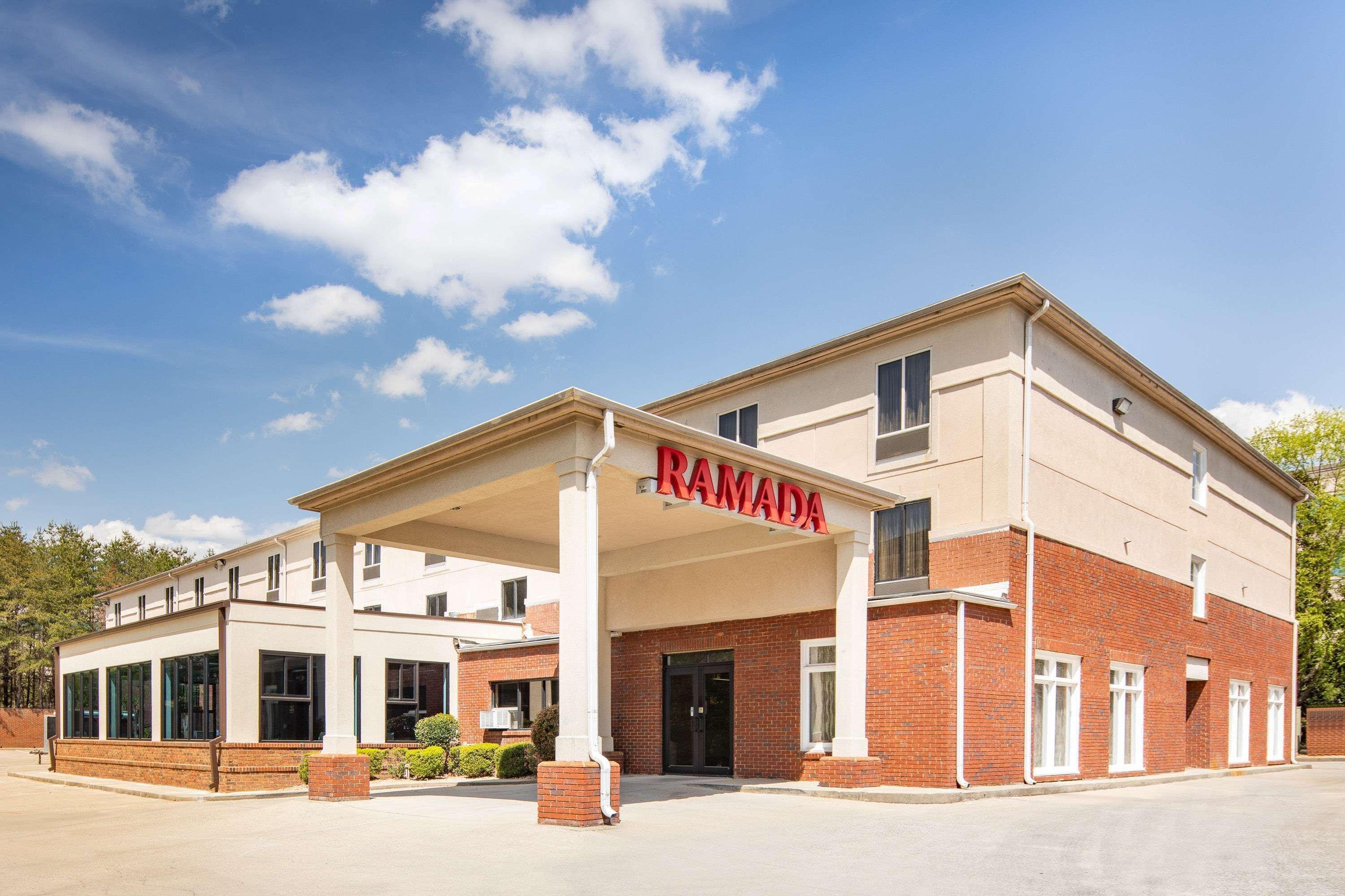 ホテル Ramada By Wyndham Alpharetta Atlanta North エクステリア 写真